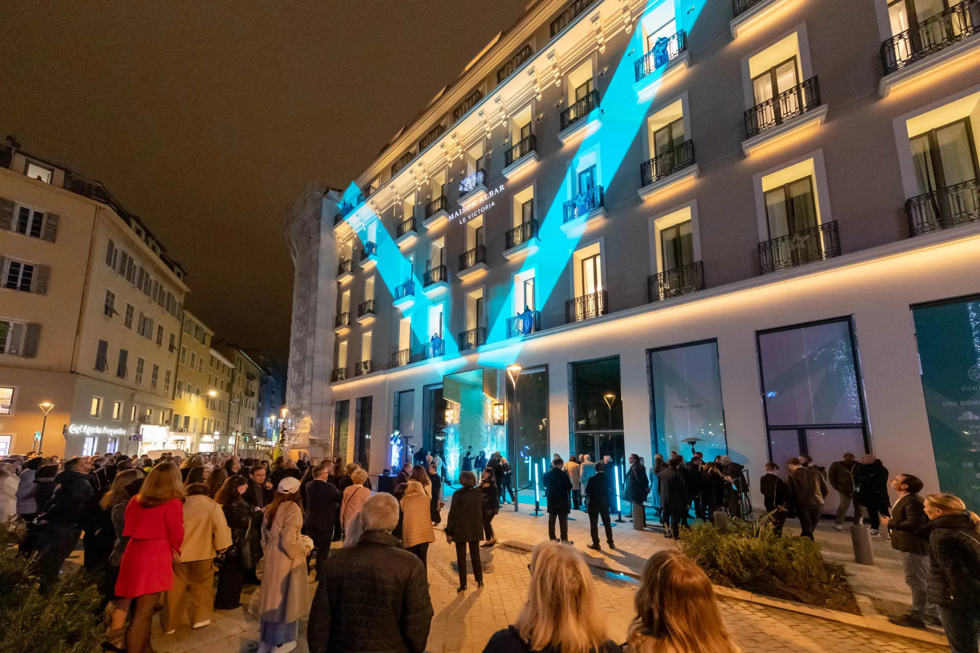 Gospel facade Inauguration hotel 5 étoiles